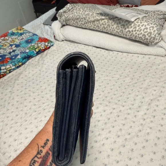 CHANEL Dark Blue Quilted Card Holder - Picture 3 of 11